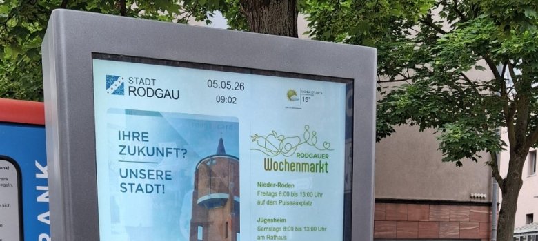Infopoint-Rodgau digital la primărie cu informații generale, informații despre Rodgaucard, proiecte majore, harta orașului, anunțuri de locuri de muncă și social media.