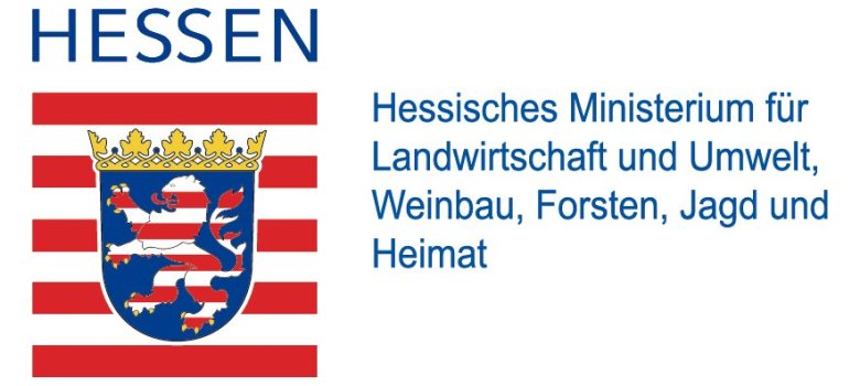 Wappen von Hessen Wappen von Hessen mit rot-weißen Querstreifen und blauem Schild mit weißem Löwen neben dem Text 'HESSEN Hessisches Ministerium für Landwirtschaft und Umwelt, Weinbau, Forsten, Jagd und Heimat'
